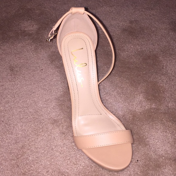 5 1/2 and can pick size 6 comfortably! - Picture 4 of 5